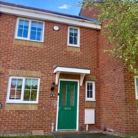 Villa Free Private Parking! Oakley House And Garden! Fully Equipped 4 Comfy Beds Corby Exterior foto