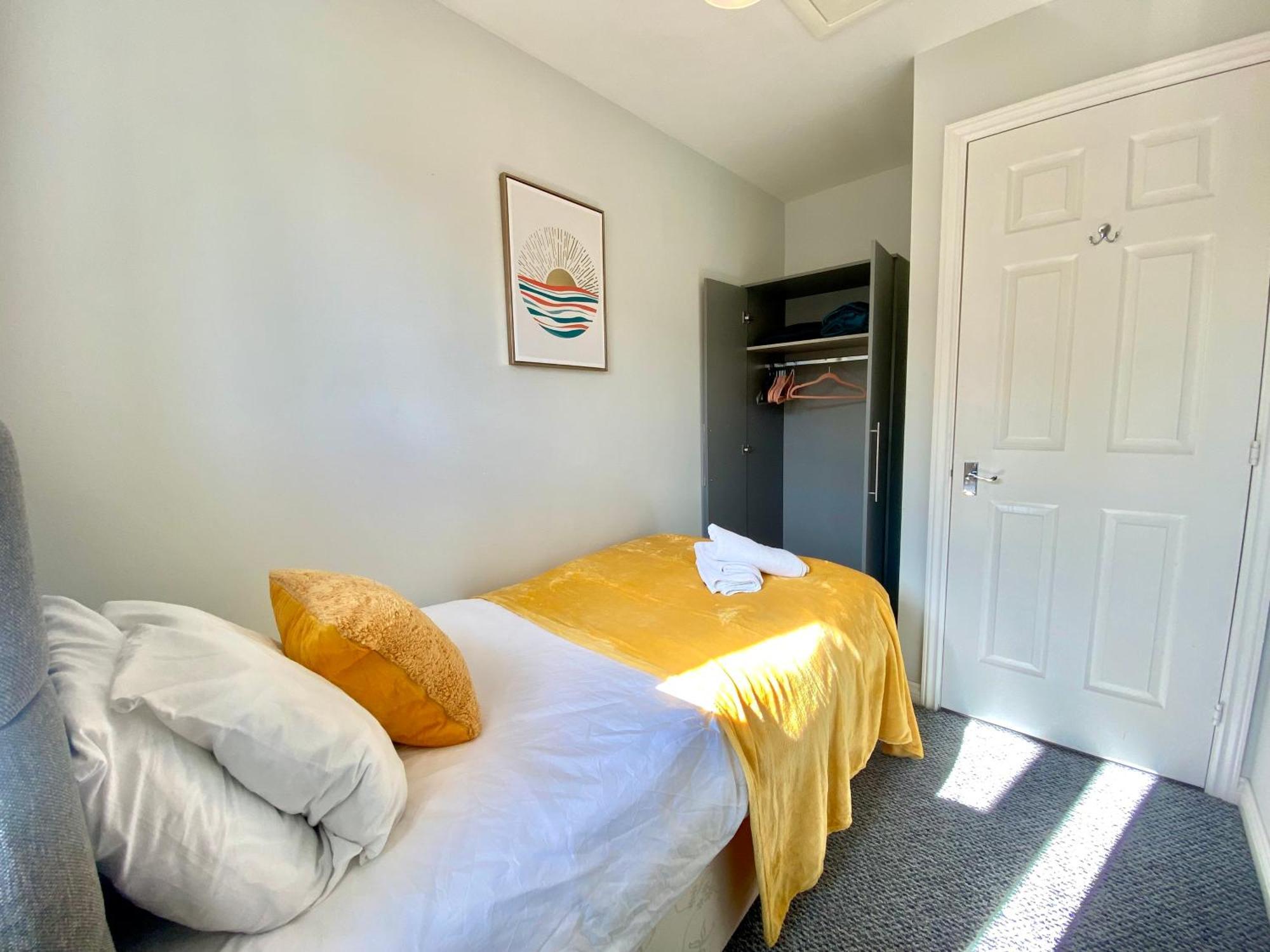 Villa Free Private Parking! Oakley House And Garden! Fully Equipped 4 Comfy Beds Corby Exterior foto